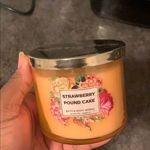 NEW STRAWBERRY POUNDCAKE 3 WICK CANDLE